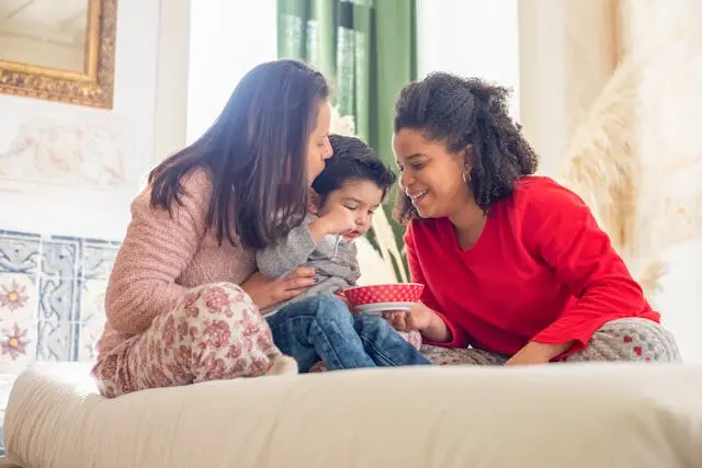 dos mujeres y una niña