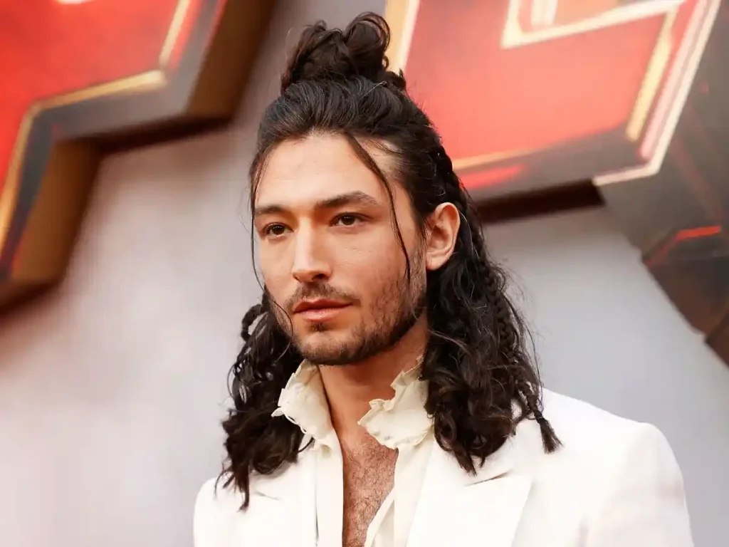 Ezra Miller es gay