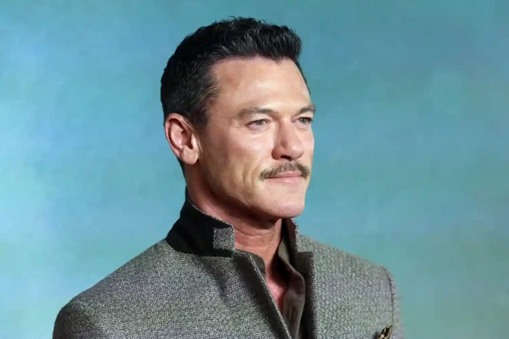 Luke Evans es gay