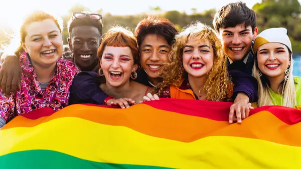 Bienestar emocional y aceptación personal dentro de la comunidad LGBT+